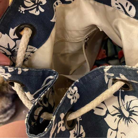 90s Y2K Hawaiian Canvas Duffle Bag Backpack Lizzy McGuire Bucket Hat Style - Picture 7 of 7